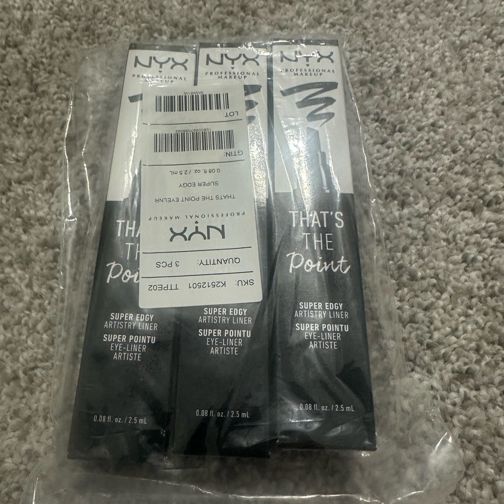 NYX Black That’s The Point Eyeliner bundle